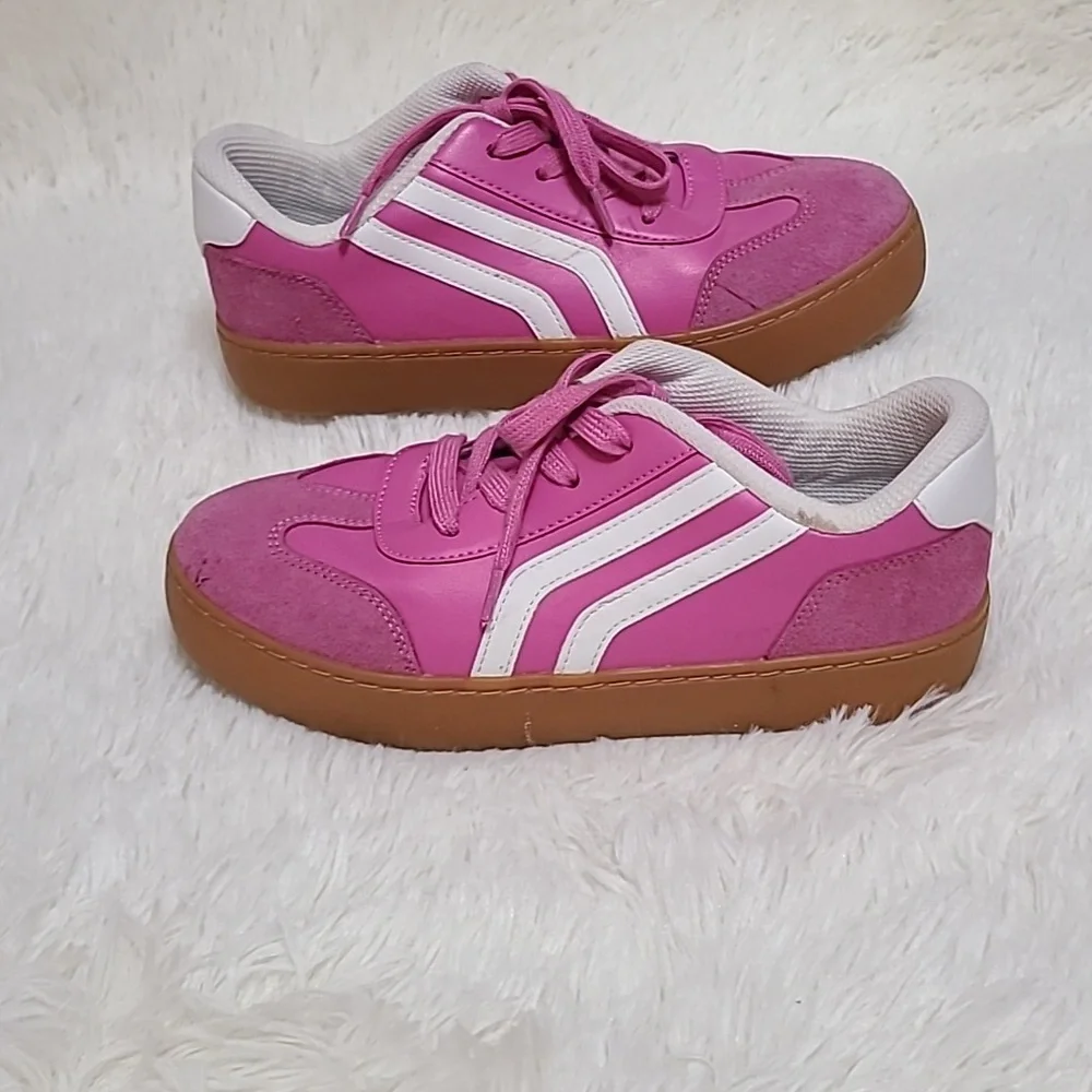 Cat & Jack Girls Pink Sneakers with White Trim - Size 4‎